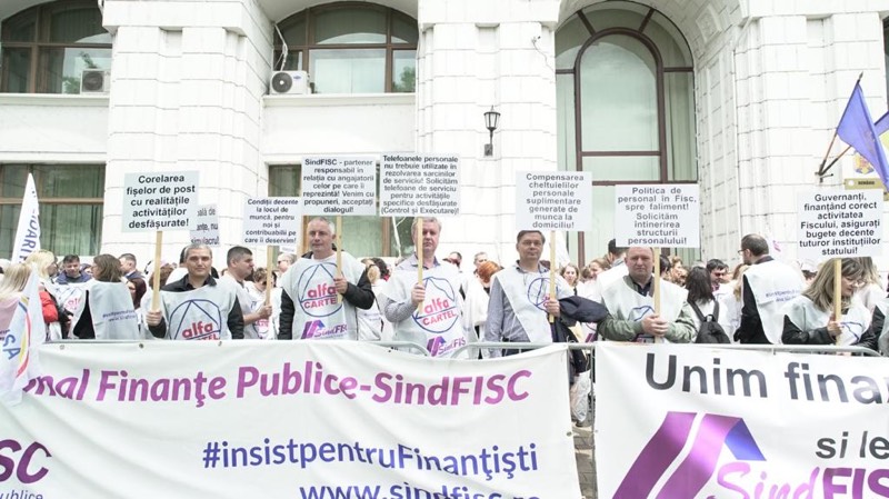 SindFISC pichetează Ministerul Finanțelor și Agenția Națională de Administrare Fiscală